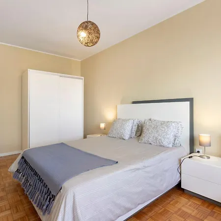 Destiny Oporto Apartment *
