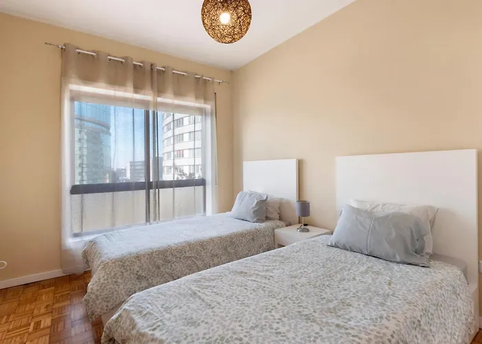 Destiny Oporto * Maía